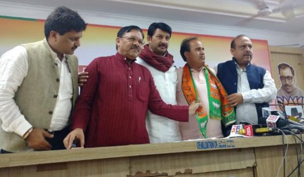 वेद प्रकाश के भाजपा में शामिल होने को आप ने बताया बड़ा षडयंत्र वेद प्रकाश के भाजपा में शामिल होने को आप ने बताया बड़ा षडयंत्र