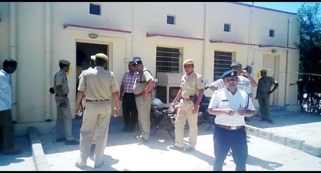 साथियों को फंदे की फोटो भेजकर हैडकांस्टेबल ने की सुसाइड साथियों को फंदे की फोटो भेजकर हैडकांस्टेबल ने की सुसाइड