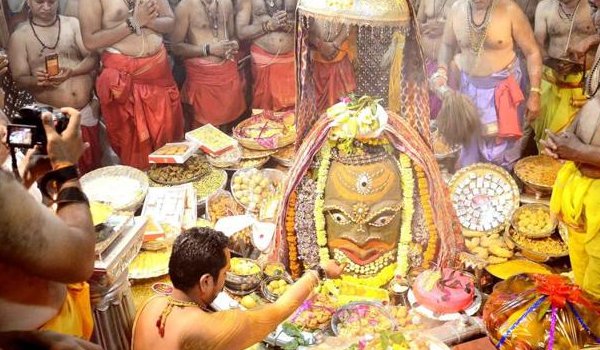 महाकाल की भस्मारती में शामिल होने के लिए देना पड़ेगा शुल्क महाकाल की भस्मारती में शामिल होने के लिए देना पड़ेगा शुल्क