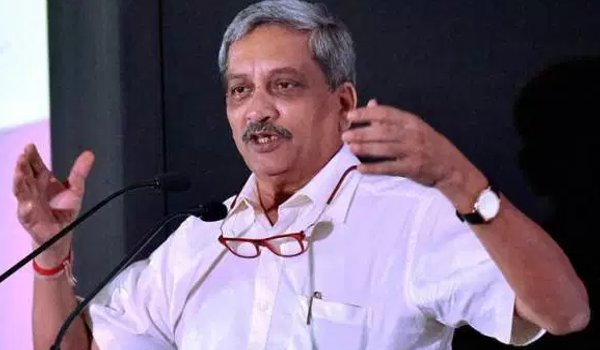गोवा में बीजेपी का सरकार बनाने का दावा, पारिकर होंगे CM