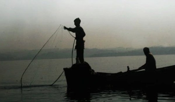 श्रीलंकाई नौसेना ने किया 12 मछुआरों की अरेस्ट