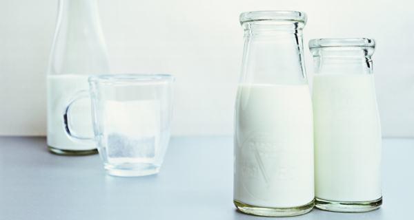 HINDI HEALTH TIPS दूध पीने के फायदे अनेक पर जानिए क्या होते हैं नुकसान
