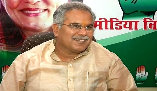 दिल्ली पहुंचे भूपेश बघेल, इस्तीफे की अटकलें दिल्ली पहुंचे भूपेश बघेल, इस्तीफे की अटकलें