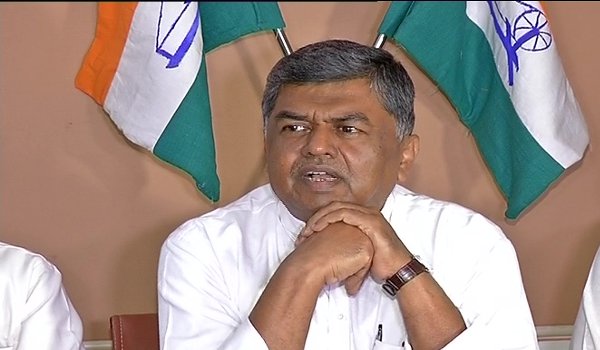 BK Hariprasad quits congress party post