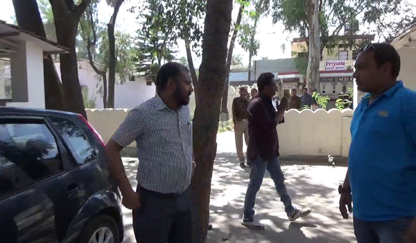 अपनी के्रडिट को-आॅपरेटिव सोसायटी के एमडी बाॅबी ने किया सरेंडर अपनी के्रडिट को-आॅपरेटिव सोसायटी के एमडी बाॅबी ने किया सरेंडर
