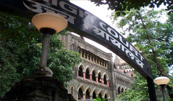 100 लोगों पर रेप का आरोप : रेप पीडिता मॉडल और नेपाली युवती को तलाशे पुणे पुलिस 100 लोगों पर रेप का आरोप : रेप पीडिता मॉडल और नेपाली युवती को तलाशे पुणे पुलिस