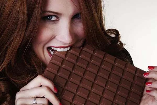 ज्यादा चाॅकलेट खाने से हो सकती हैं ये बीमारी