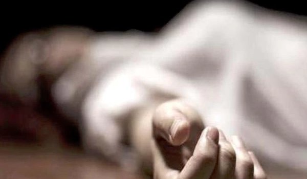 युवती की संदिग्ध परिस्थितियों में मौत, बाथरूम में मिली लाश युवती की संदिग्ध परिस्थितियों में मौत, बाथरूम में मिली लाश