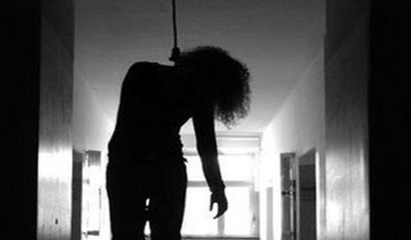 हाॅस्टल में रह रही छात्रा की मौत, हत्या की आशंका हाॅस्टल में रह रही छात्रा की मौत, हत्या की आशंका
