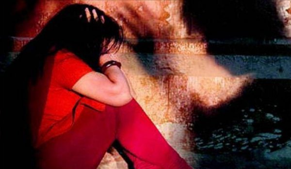 छात्रा से रेप के आरोपों में तीसरे दिन भी उलझी रही पुुलिस छात्रा से रेप के आरोपों में तीसरे दिन भी उलझी रही पुुलिस