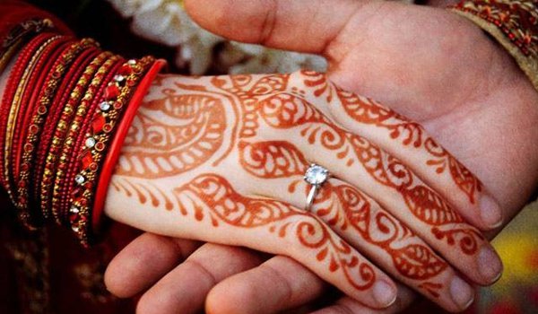 वहशी पति ने गला दबाकर कर डाली नवविवाहिता की हत्या वहशी पति ने गला दबाकर कर डाली नवविवाहिता की हत्या
