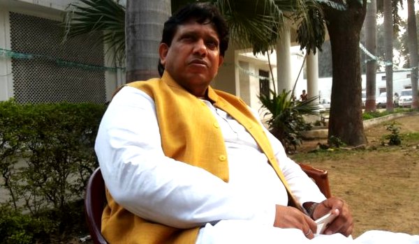 हेलीकॉप्टर में लगी आग, बाल-बाल बचे लोकदल के राष्ट्रीय अध्यक्ष सुनील सिंह हेलीकॉप्टर में लगी आग, बाल-बाल बचे लोकदल के राष्ट्रीय अध्यक्ष सुनील सिंह