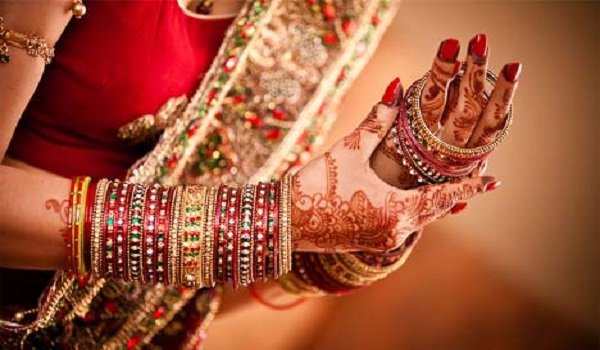 काला चश्मा देख दुल्हन ने शादी से किया इंकार, दूल्हा अंधा निकला काला चश्मा देख दुल्हन ने शादी से किया इंकार, दूल्हा अंधा निकला