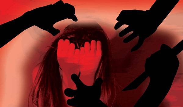 मध्यप्रदेश के धार जिले में नाबालिग के साथ गैंगरेप मध्यप्रदेश के धार जिले में नाबालिग के साथ गैंगरेप