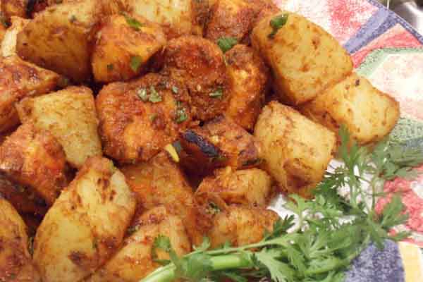 shakarkand aloo pakode recipe in hindi