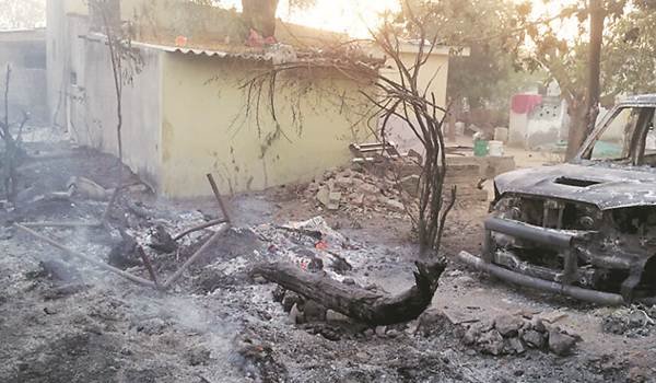 gujarat : one killed and 6 injured in communal clash in patan district