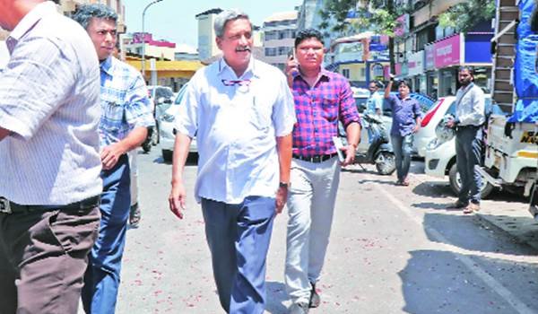 बहुमत साबित करने के बाद करूंगा मंत्रियों को विभागों का बंटवारा : मनोहर पर्रिकर बहुमत साबित करने के बाद करूंगा मंत्रियों को विभागों का बंटवारा : मनोहर पर्रिकर