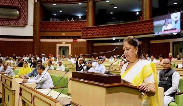 मुख्यमंत्री वसुंधरा राजे ने पेश किया साल 2017- 18 का बजट मुख्यमंत्री वसुंधरा राजे ने पेश किया साल 2017- 18 का बजट