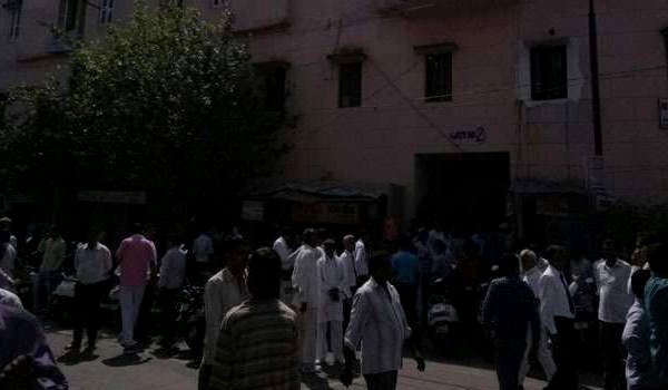 रोहतक के कोर्ट परिसर में फायरिंग, एक की मौत रोहतक के कोर्ट परिसर में फायरिंग, एक की मौत
