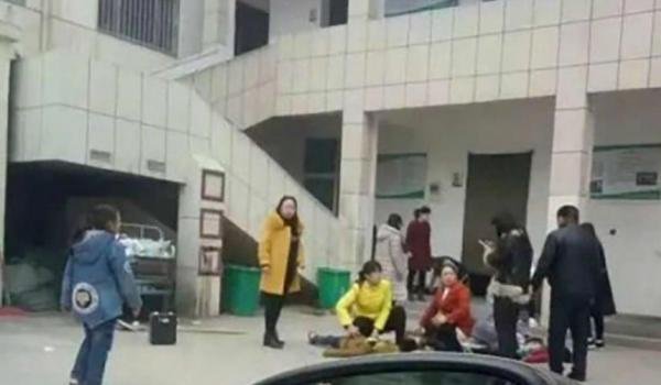 चीन के स्कूल में भगदड़, 2 बच्चे मरे, 20 घायल