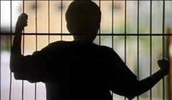 छात्र की हत्या मामले में दो नाबालिगों को मिली उम्र कैद की सजा छात्र की हत्या मामले में दो नाबालिगों को मिली उम्र कैद की सजा
