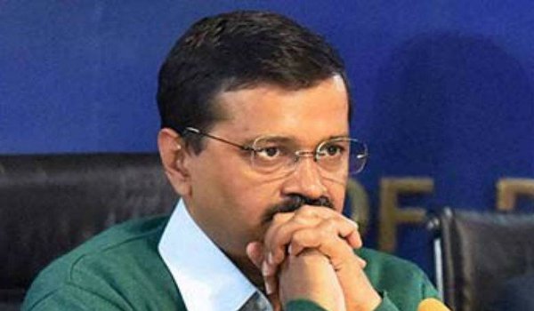 एकाउंट निलंबित किए जाने को लेकर ट्विटर पर भड़के केजरीवाल एकाउंट निलंबित किए जाने को लेकर ट्विटर पर भड़के केजरीवाल