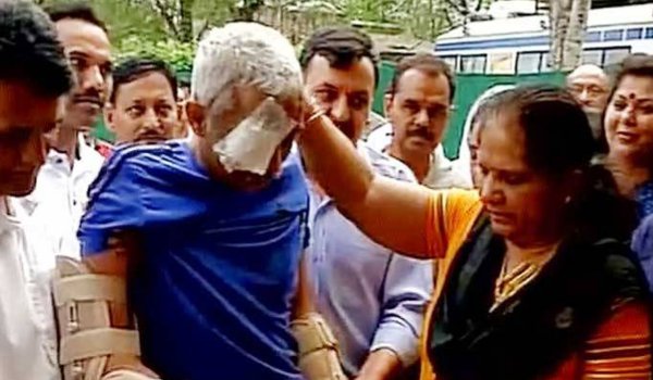 नौ गोलियां खाने वाले कमांडर चेतन चीता को एम्स से मिली छुट्टी नौ गोलियां खाने वाले कमांडर चेतन चीता को एम्स से मिली छुट्टी