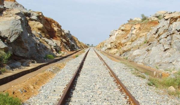 तवांग को रेल लाइन से जोडऩे की योजना पर चीन ने भारत को संयम दिखाने को कहा
