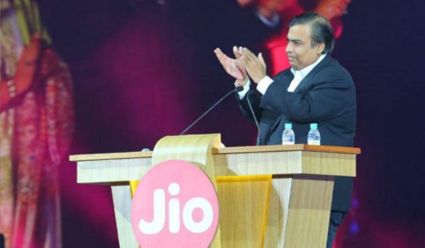 Reliance के लिए उम्मीदों की नई खिड़की बनी Jio Reliance के लिए उम्मीदों की नई खिड़की बनी Jio