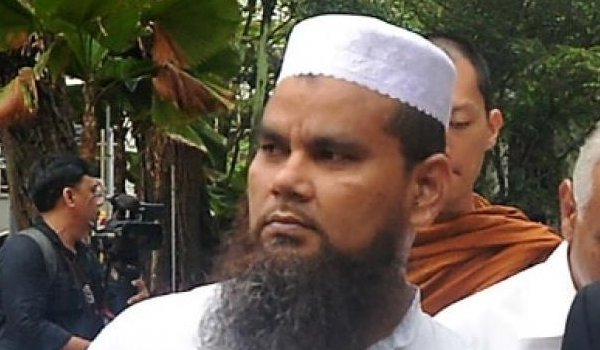सिंगापुर ने भारतीय इमाम को देश से निकाला