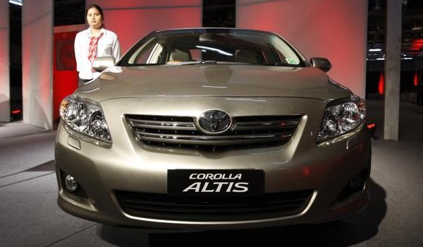 भारत में 23,157 कोरोला एलटिस ग्राहकों से वापस मंगाएगी टोयोटा