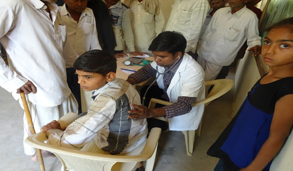 महुडी  गांव मे निःशुल्क चिकित्सा शिविर आयोजित