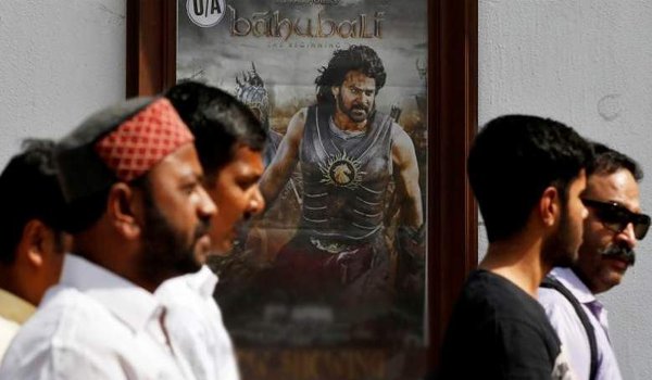 विनोद खन्ना के निधन के बाद ‘बाहुबली 2’ का प्रीमियर रद्द विनोद खन्ना के निधन के बाद ‘बाहुबली 2’ का प्रीमियर रद्द