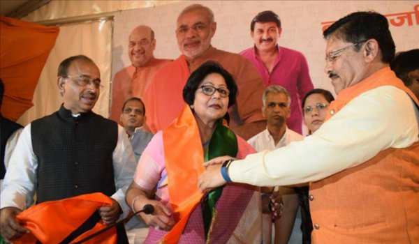 कांग्रेस से निष्कासित बरखा सिंह भाजपा में शामिल कांग्रेस से निष्कासित बरखा सिंह भाजपा में शामिल