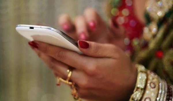 मध्यप्रदेश : सरकार देगी हर दुल्हन को मुफ्त में स्मार्टफोन