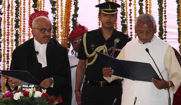न्यायाघीश नन्द्राजोग ने मुख्य न्यायाधीश पद की शपथ ली न्यायाघीश नन्द्राजोग ने मुख्य न्यायाधीश पद की शपथ ली