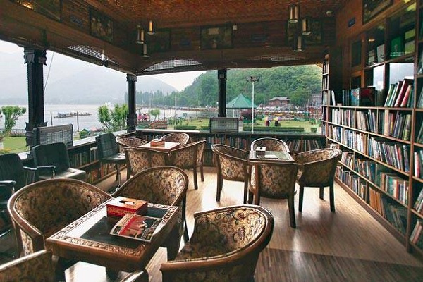 लाइफ में कुछ नया भी जरुरी है, कॉफी संग किताबें ‘बुक कैफे’ लाइफ में कुछ नया भी जरुरी है, कॉफी संग किताबें ‘बुक कैफे’