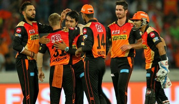 आईपीएल 2017 : वार्नर, भुवनेश्वर ने हैदराबाद को दिलाई शानदार जीत