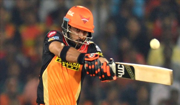 युवराज सिंह की पारी के दम पर सनराइजर्स ने RCB को हराया युवराज सिंह की पारी के दम पर सनराइजर्स ने RCB को हराया