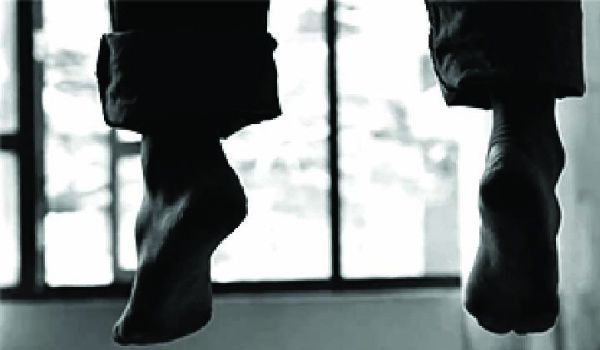 इलाहाबाद : विवाहिता की मौत की खबर सुनकर प्रेमी ने भी दी जान इलाहाबाद : विवाहिता की मौत की खबर सुनकर प्रेमी ने भी दी जान