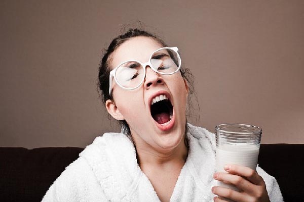 दूध से होने वाले नुकसान के बारे में सुनकर हैरान हो जाएंगे आप