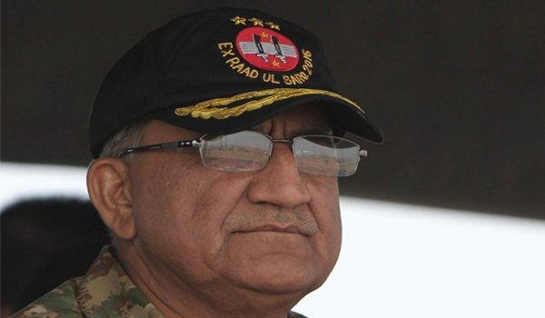 पाकिस्तान : सेना प्रमुख ने 30 आतंकवादियों की फांसी को मंजूरी दी