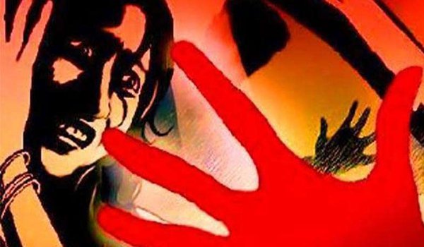 महिला ने पति के दोस्त पर लगाया रेप का आरोप महिला ने पति के दोस्त पर लगाया रेप का आरोप