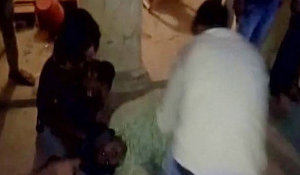 मैनपुरी में पुलिस चौकी के सामने महिला की गोली मारकर हत्या मैनपुरी में पुलिस चौकी के सामने महिला की गोली मारकर हत्या