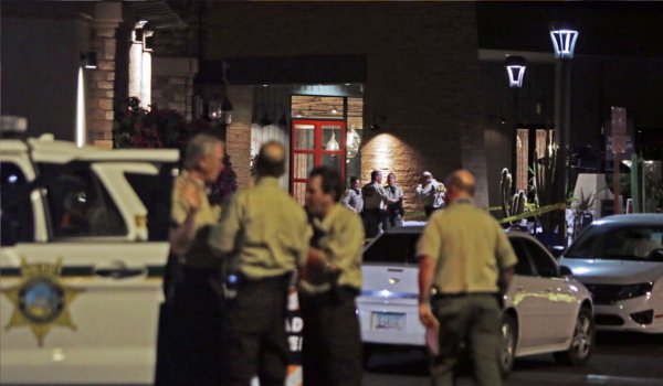 अमरीकी रेस्तरां में गोलीबारी, 2 लोगों की मौत