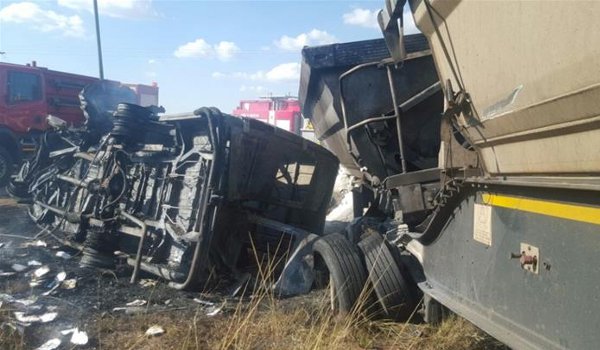 दक्षिण अफ्रीका में सड़क दुर्घटना, 20 छात्रों की मौत