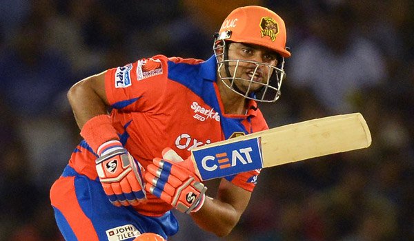 विराट कोहली को पीछे छोड़ आईपीएल में नंबर वन बने सुरेश रैना