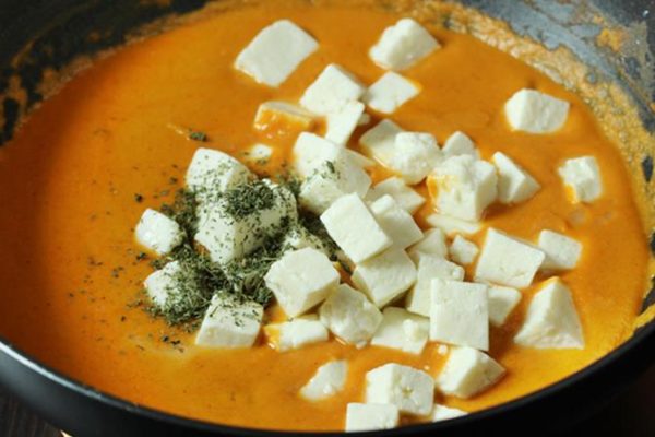 sweet paneer curry