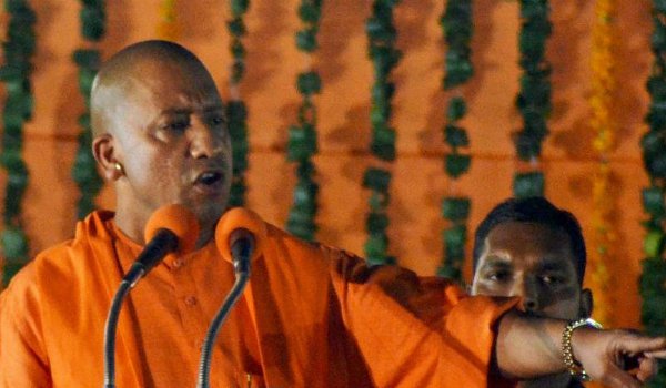 तीन तलाक पर खामोशी ठीक नहीं : योगी आदित्यनाथ तीन तलाक पर खामोशी ठीक नहीं : योगी आदित्यनाथ