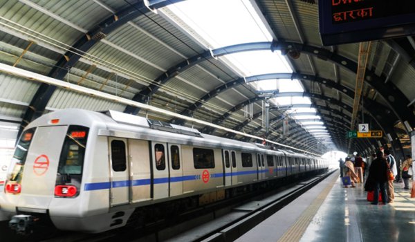 दिल्ली मेट्रो में सफर महंगा, किराए में 66 फीसदी वृद्धि